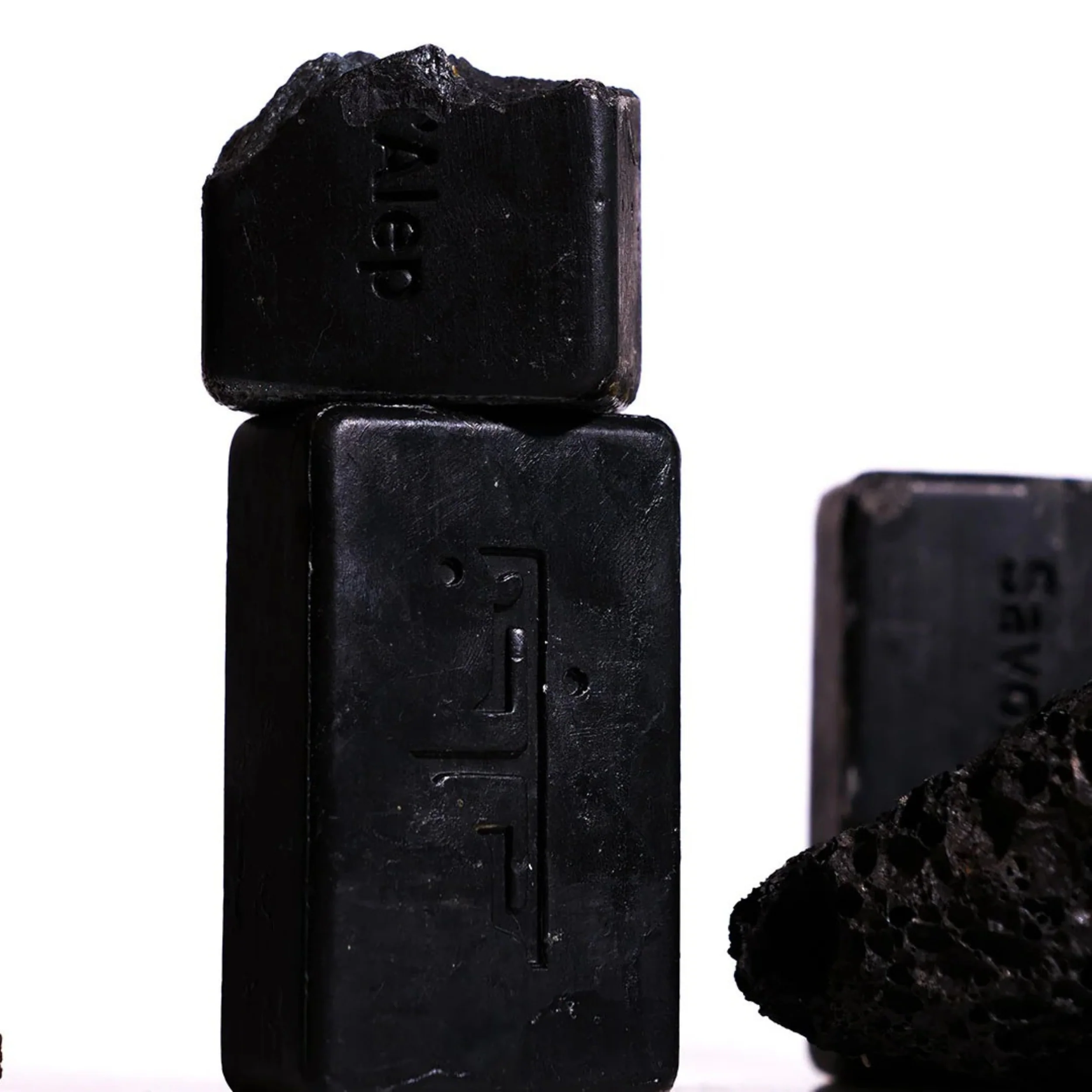 Sapun de Alep purificator cu carbon, 100g - Najel - imagine 2